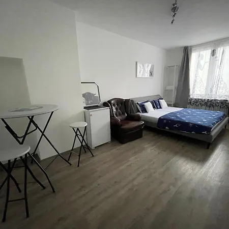 5 Bedroom In Center Perfect For Groups And Families