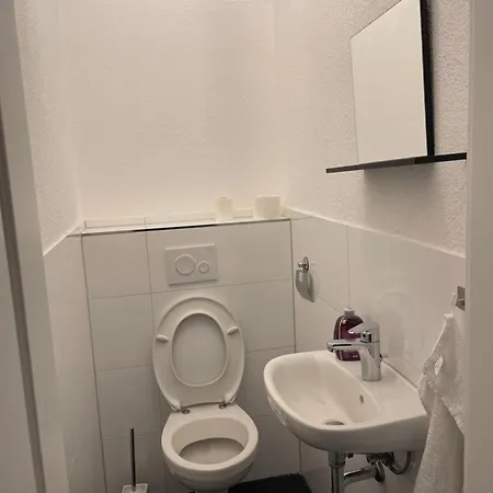 5 Bedroom In Center Perfect For Groups And Families Apartment Kassel