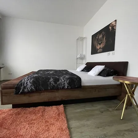 5 Bedroom In Center Perfect For Groups And Families Kassel