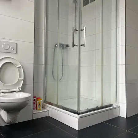 5 Bedroom In Center Perfect For Groups And Families Apartment Kassel